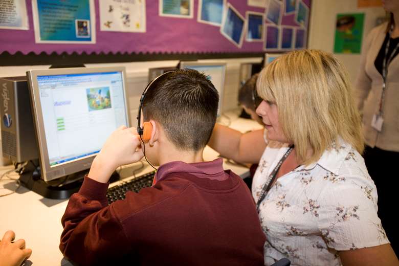 Parents believe schools should share responsibility for teaching about online dangers 